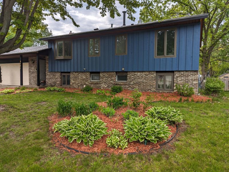 8401 75th St S, Cottage Grove, MN 55016