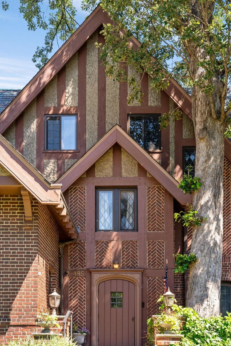485 Summit Ave, Saint Paul, MN 55102