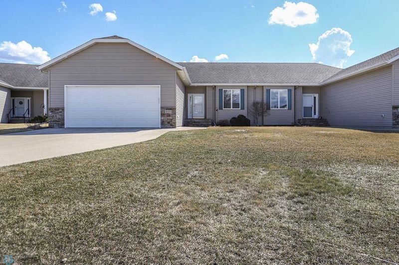 653 43rd Ave S, Moorhead, MN 56560