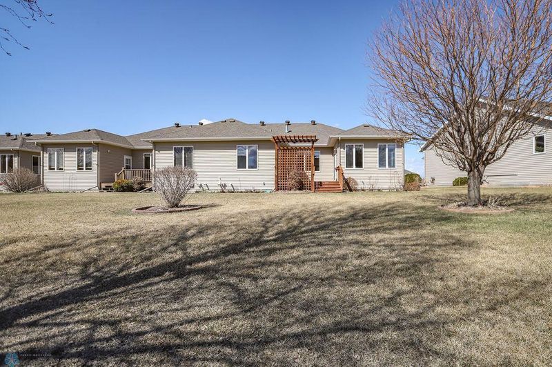 653 43rd Ave S, Moorhead, MN 56560