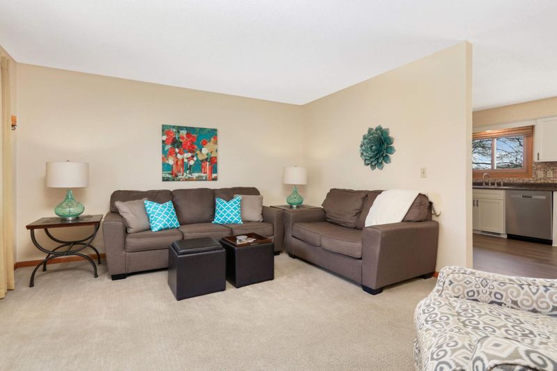 9723 Hemlock Ln N, Maple Grove, MN 55369