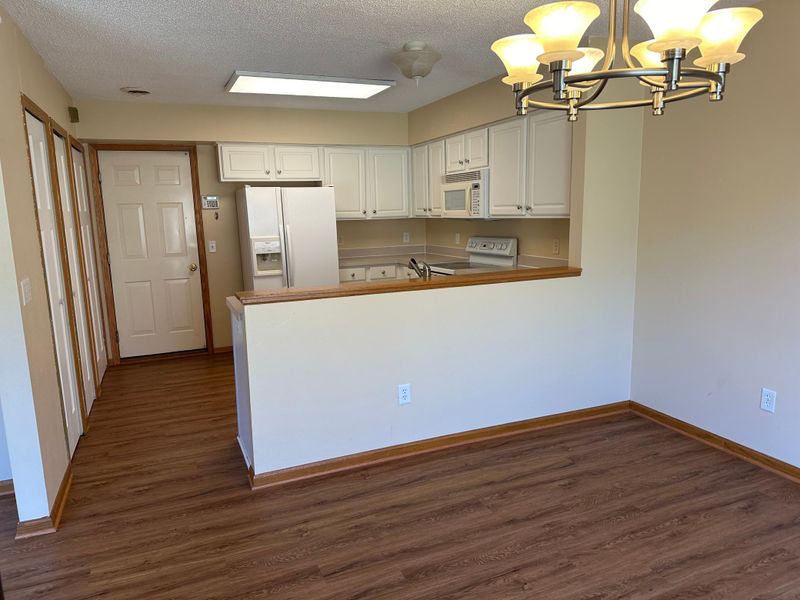 15566 Finch Ave, Apple Valley, MN 55124