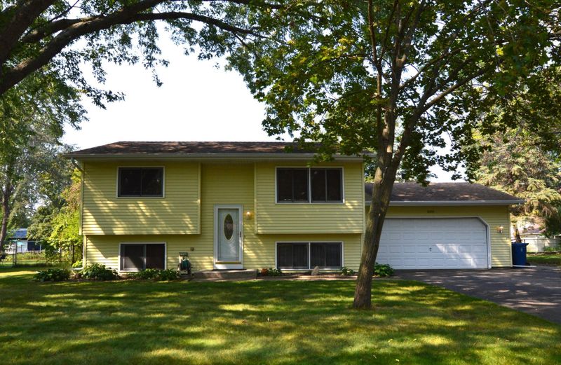 5001 Georgia Ln, White Bear Lake, MN 55110