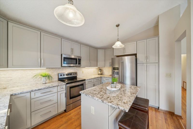 14618 Hanover Ln, Apple Valley, MN 55124