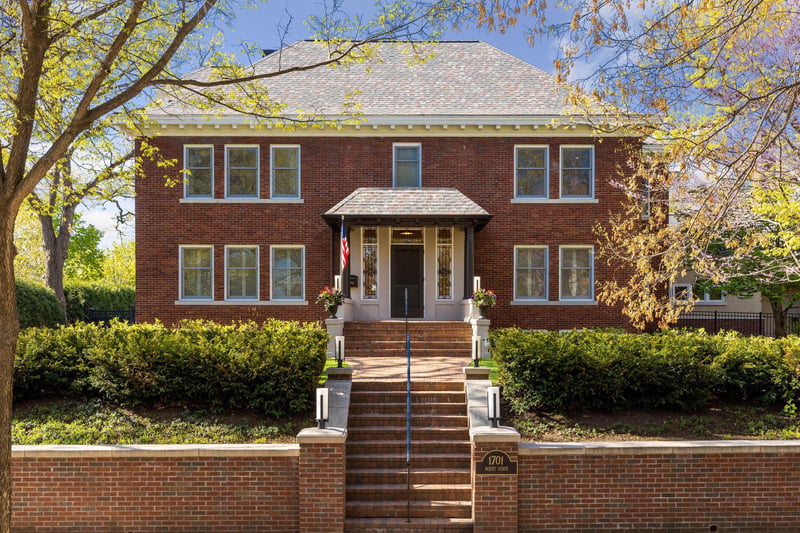 1701 Mount Curve Ave, Minneapolis, MN 55403