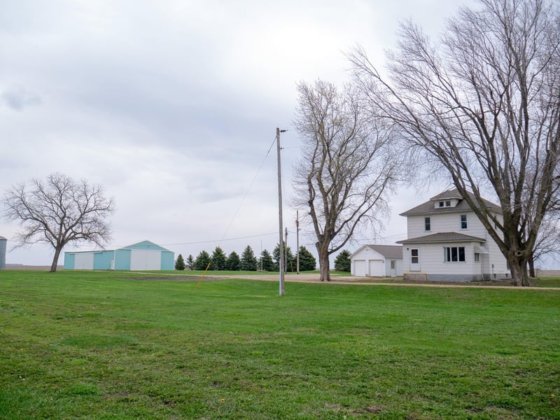 24500 430th Ave, Delavan, MN 56023