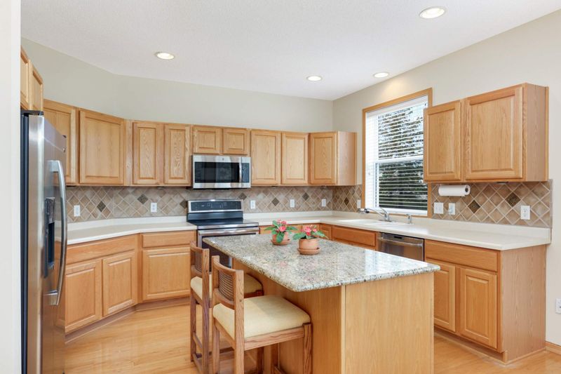 17519 Haralson Dr, Eden Prairie, MN 55347
