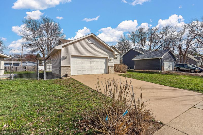 1681 Idaho Ave E, Saint Paul, MN 55106