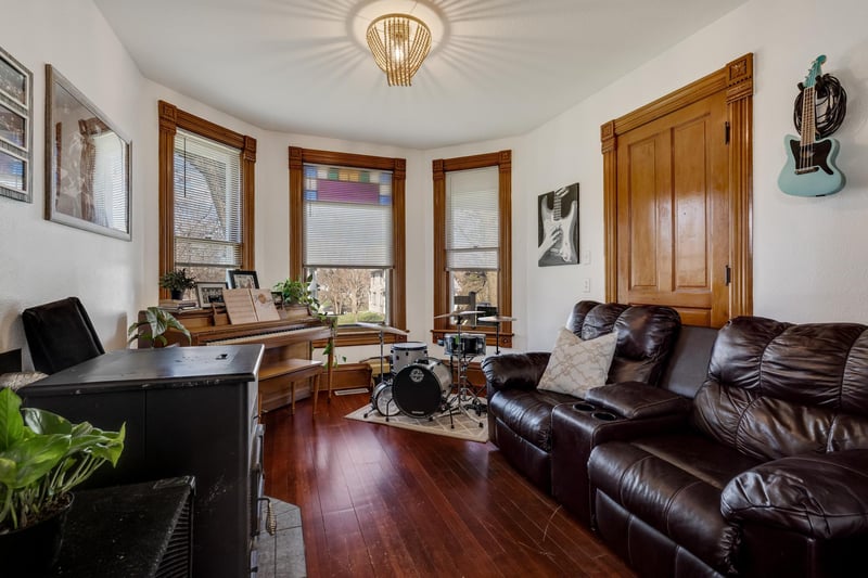 215 S Division Ave, Spring Grove, MN 55974