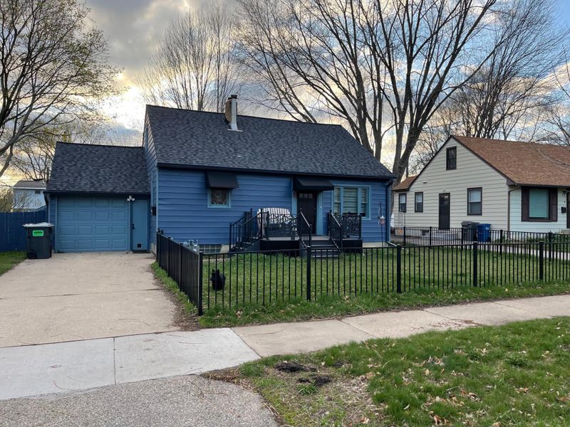 915 16th Ave NE, Rochester, MN 55906