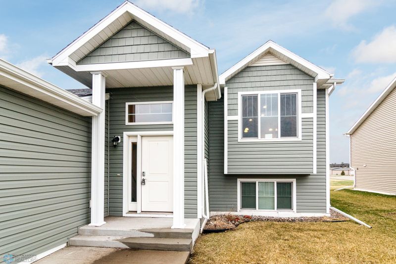 4505 Blue Stem Way, Moorhead, MN 56560