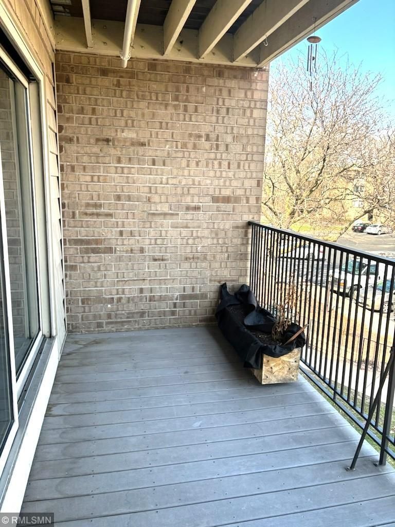 1871 Silver Bell Rd #203, Eagan, MN 55122