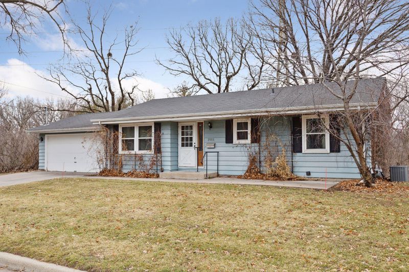 2555 Kewanee Way, Golden Valley, MN 55422