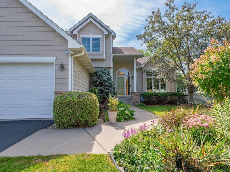 16617 Saddle Horn Ct, Eden Prairie, MN 55347