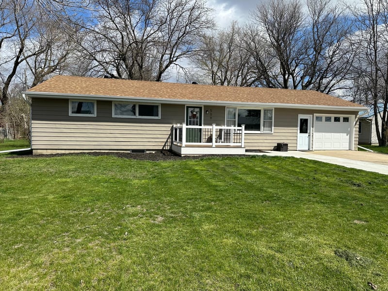 509 6th Ave, Round Lake, MN 56167