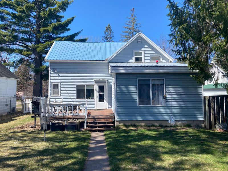 606 Park Ave, Sandstone, MN 55072