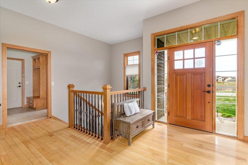 21852 Carrbridge Ct, Lakeville, MN 55044