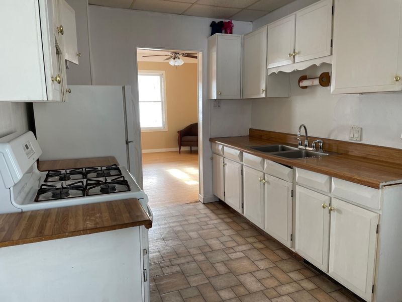 403 3rd St NW, Roseau, MN 56751