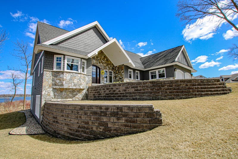 2215 Majestic Ln NW, Alexandria, MN 56308