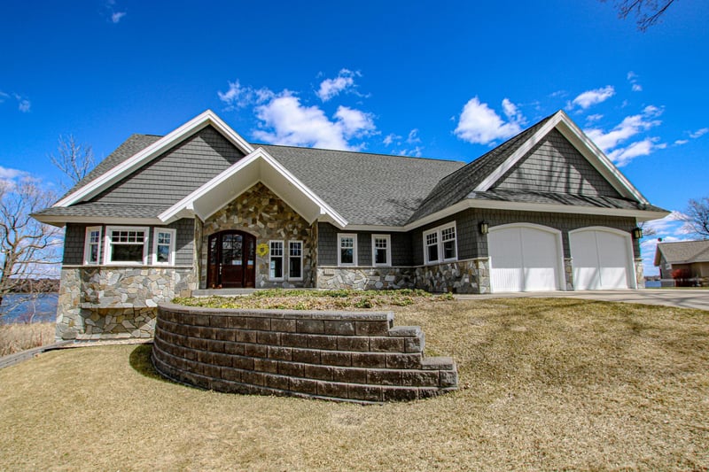 2215 Majestic Ln NW, Alexandria, MN 56308