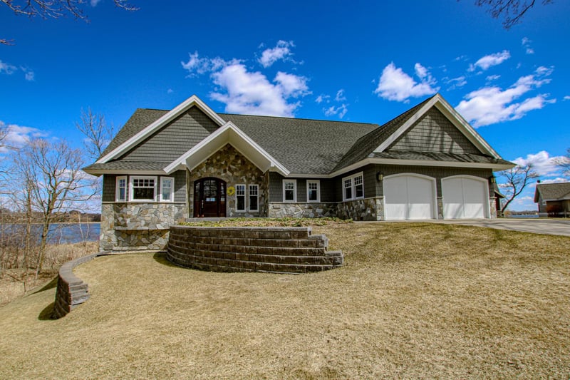 2215 Majestic Ln NW, Alexandria, MN 56308