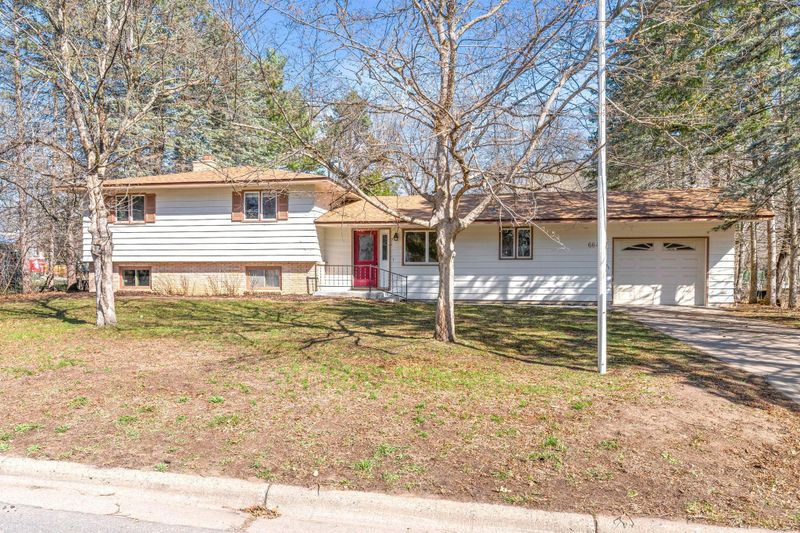 6640 Cedar St, North Branch, MN 55056