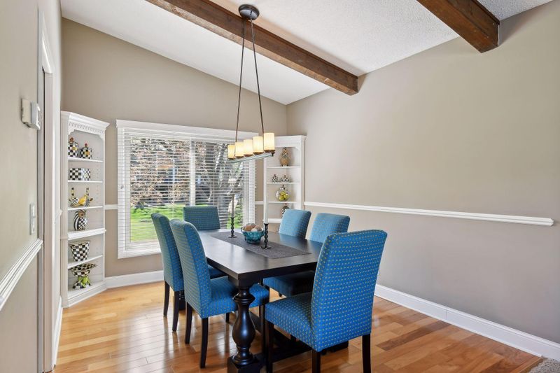 5905 Sun Rd, Edina, MN 55436