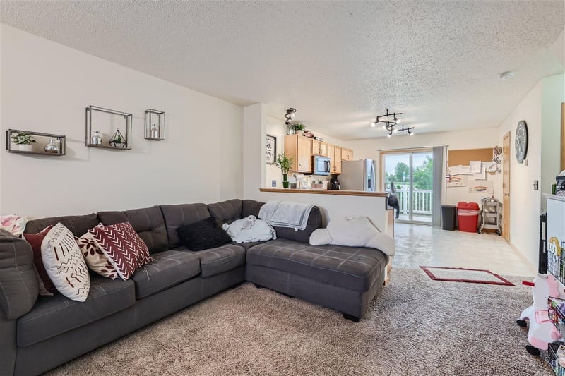 1894 Buchanan St SE, Cambridge, MN 55008