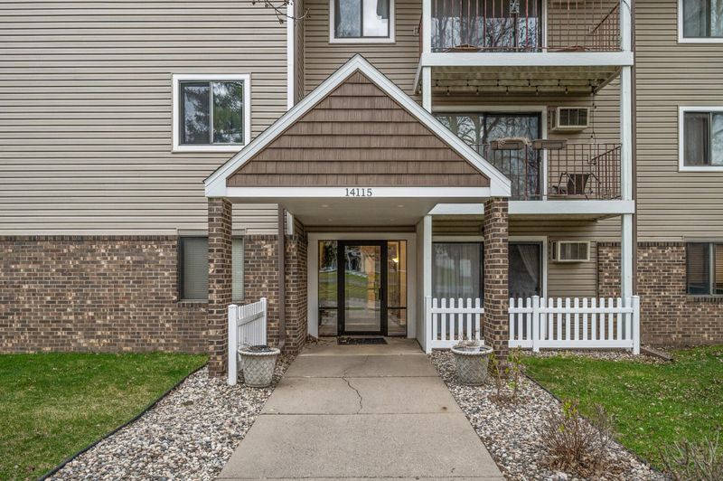 14115 Pennock Ave #203, Apple Valley, MN 55124