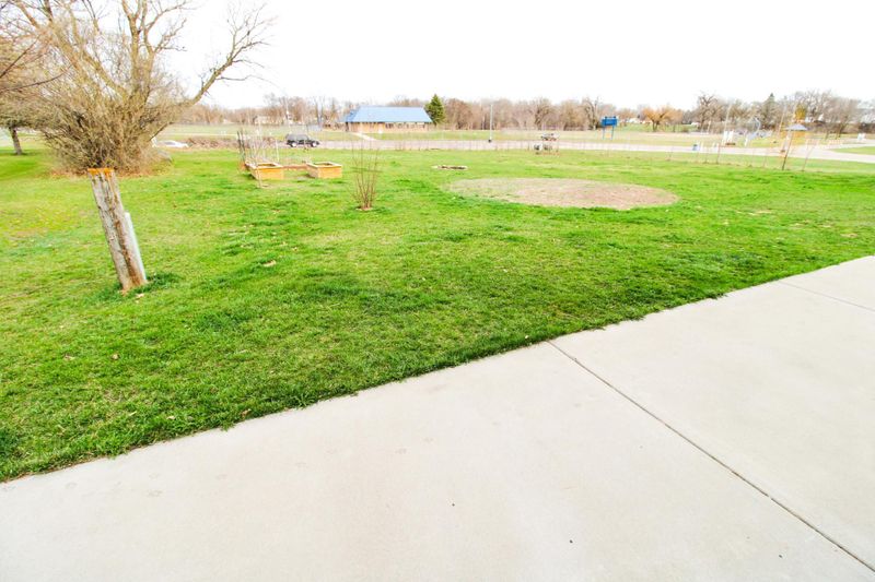 222 5th Ave NE, Melrose, MN 56352