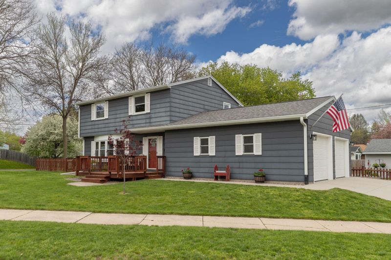 1719 34th St NW, Rochester, MN 55901