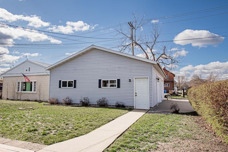 901 E 5th St, Winona, MN 55987