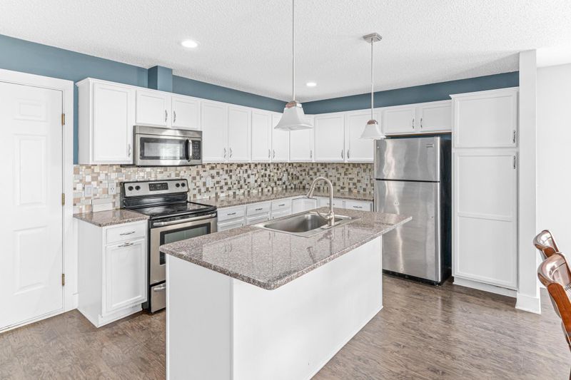 21 Winona St W, Saint Paul, MN 55107