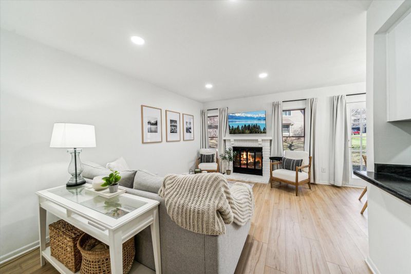 7245 Allen Ct, Eden Prairie, MN 55346