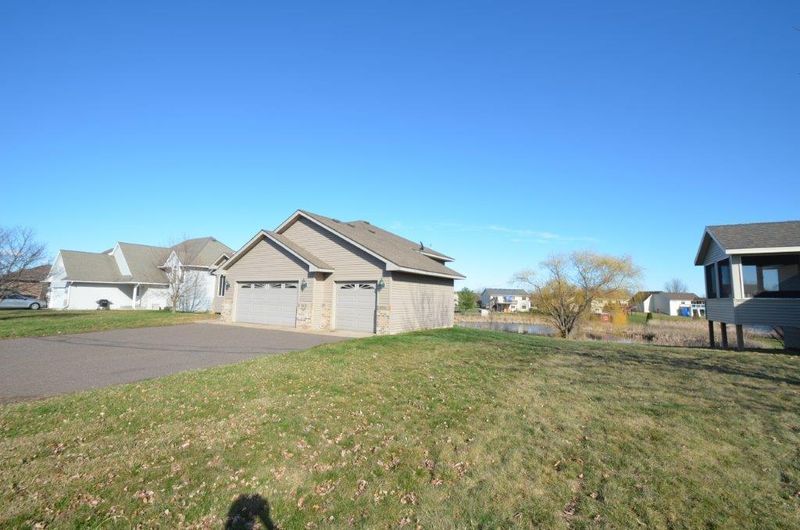 28615 Lakeside Trl, Lindstrom, MN 55045