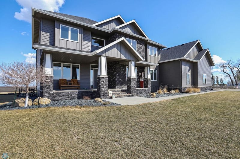 6984 14th St S, Moorhead, MN 56560