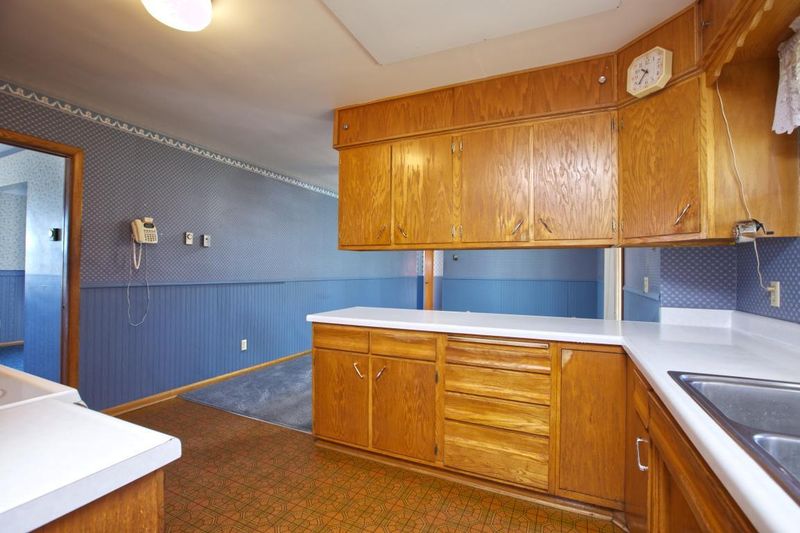 420 16th St E, Glencoe, MN 55336