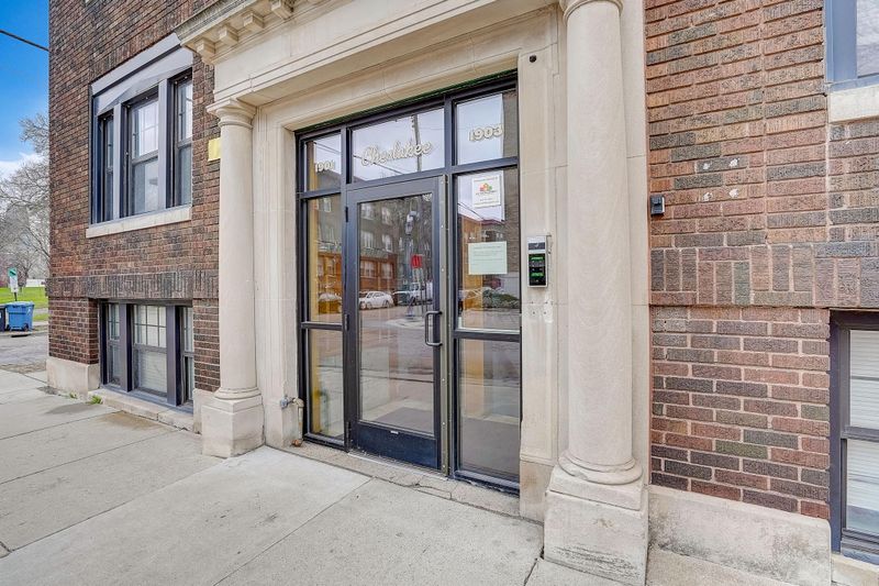 1901 Stevens Ave #306, Minneapolis, MN 55403