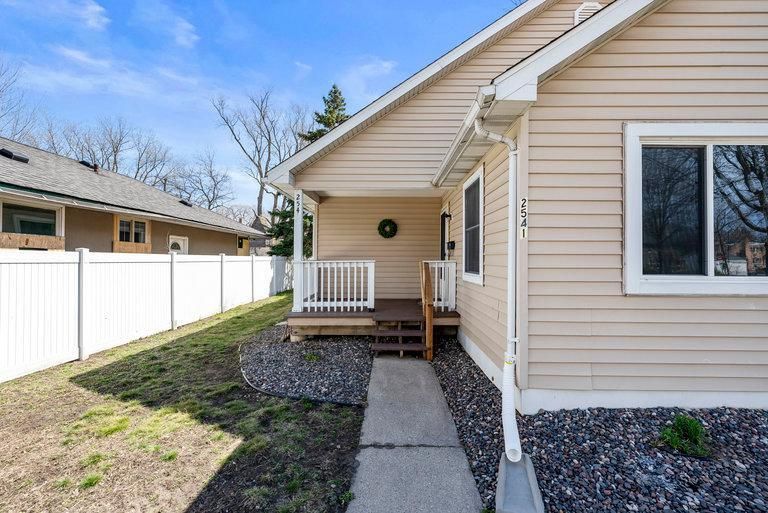 2541 17th Ave S, Minneapolis, MN 55404
