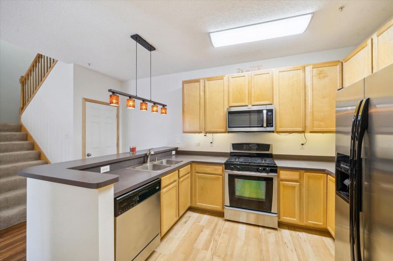1624 Legacy Pw E #7, Maplewood, MN 55109