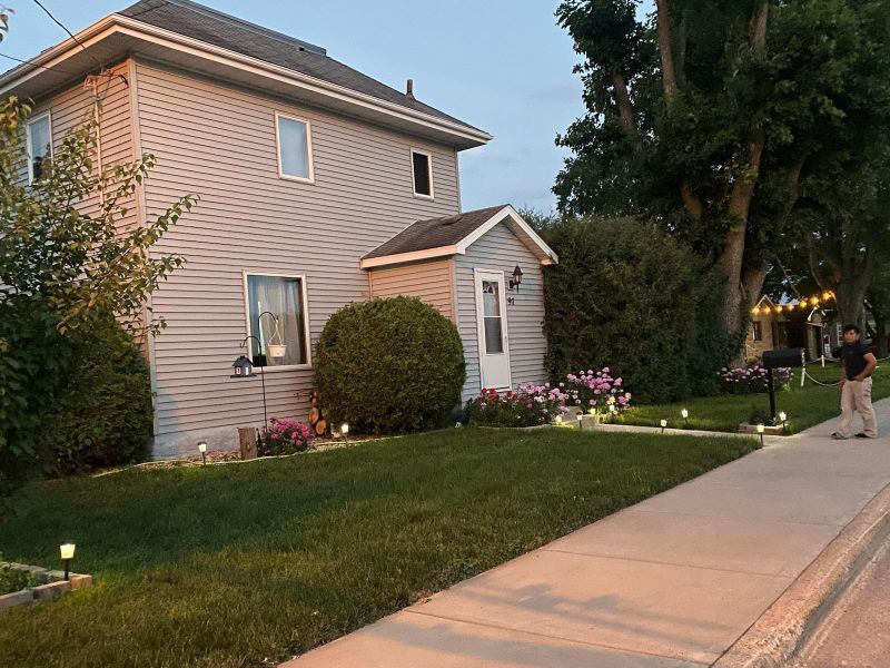 97 N Waterville Ave, Le Center, MN 56057