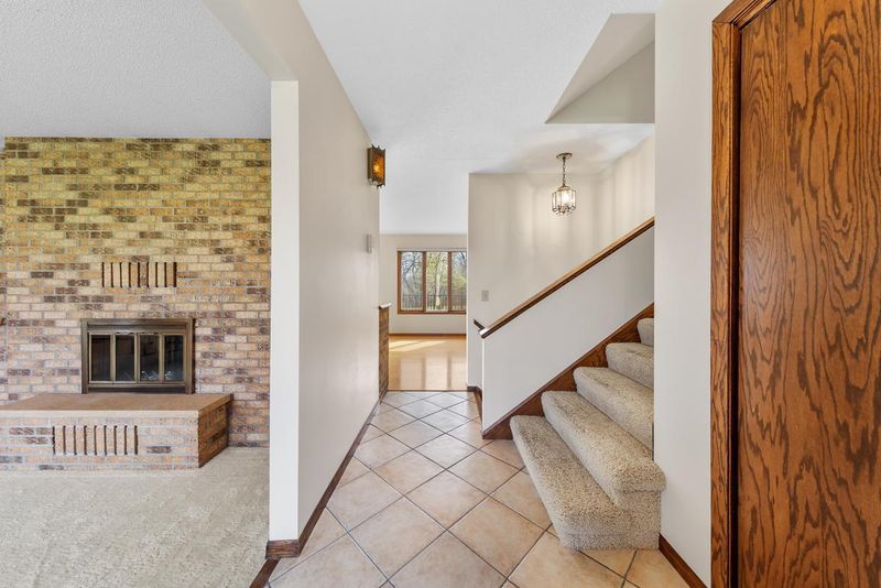 50 Valley Ridge Ct, Mankato, MN 56001