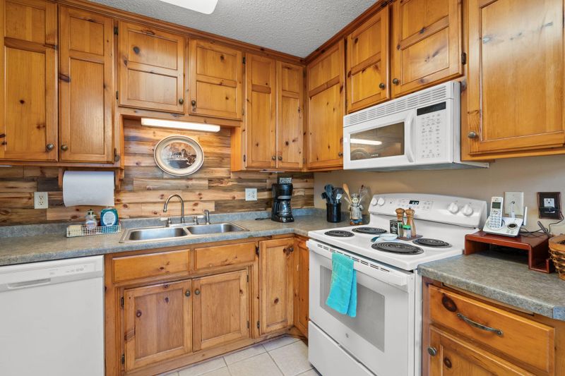26756 Riverview Dr, Mora, MN 55051