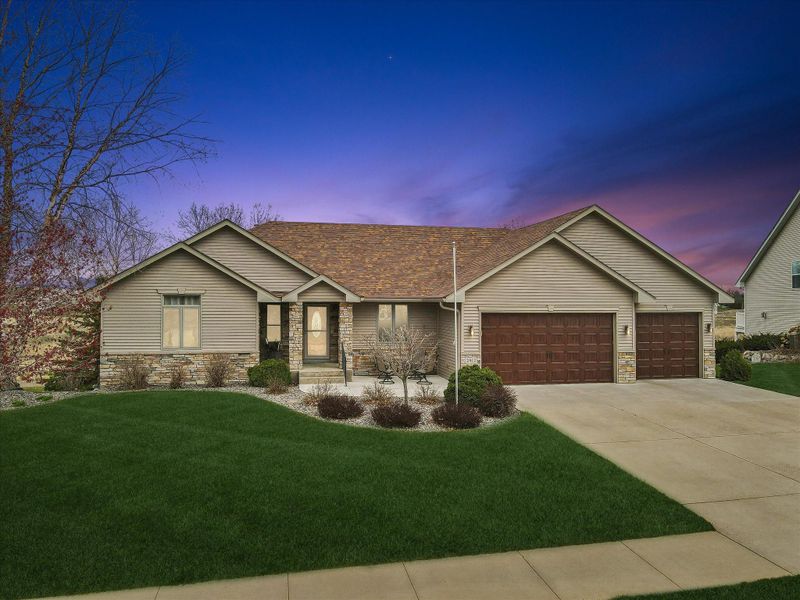 2412 Meadow Dr, Buffalo, MN 55313