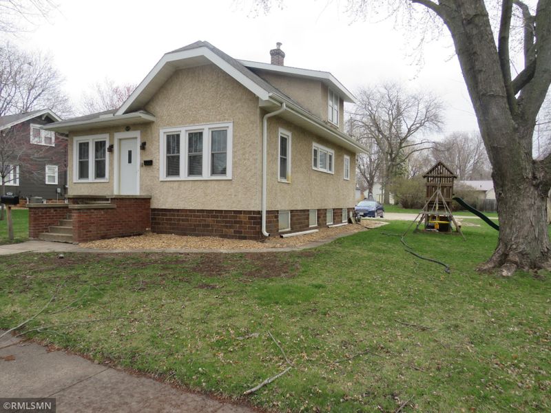1624 Greeley Ave N, Glencoe, MN 55336