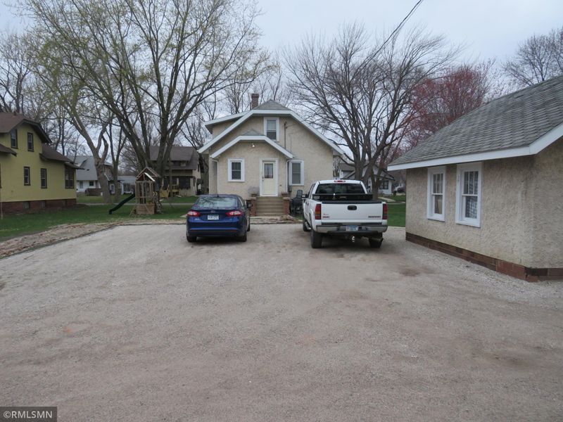 1624 Greeley Ave N, Glencoe, MN 55336