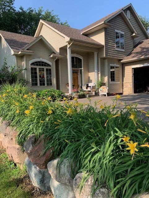 1479 Featherstone Rd, Hastings, MN 55033