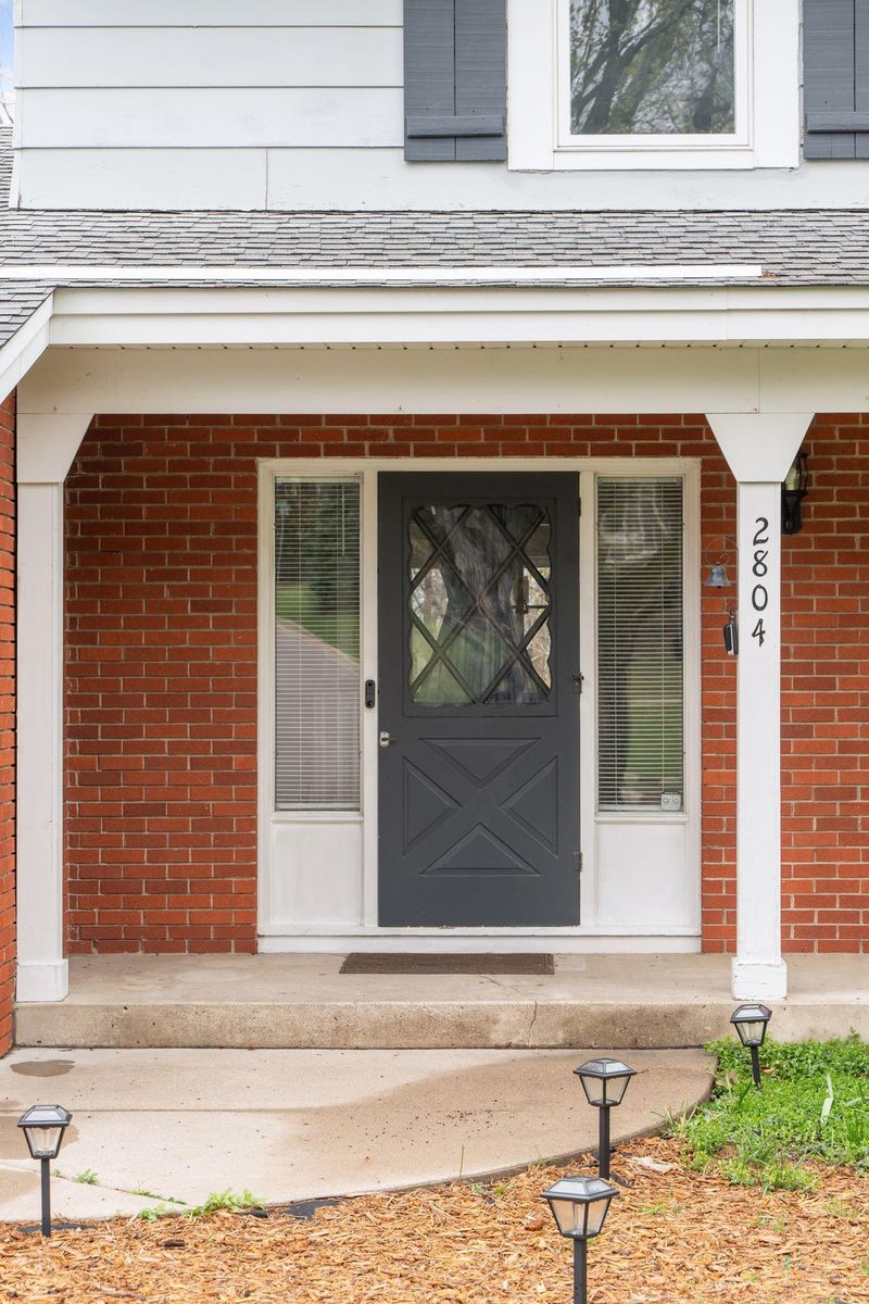 2804 Cedar Ln, Burnsville, MN 55337
