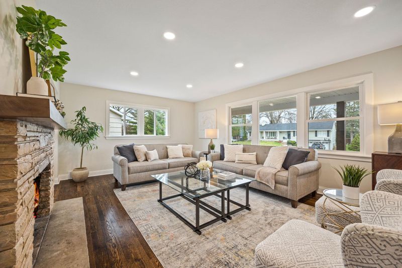 5124 Tifton Dr, Edina, MN 55439