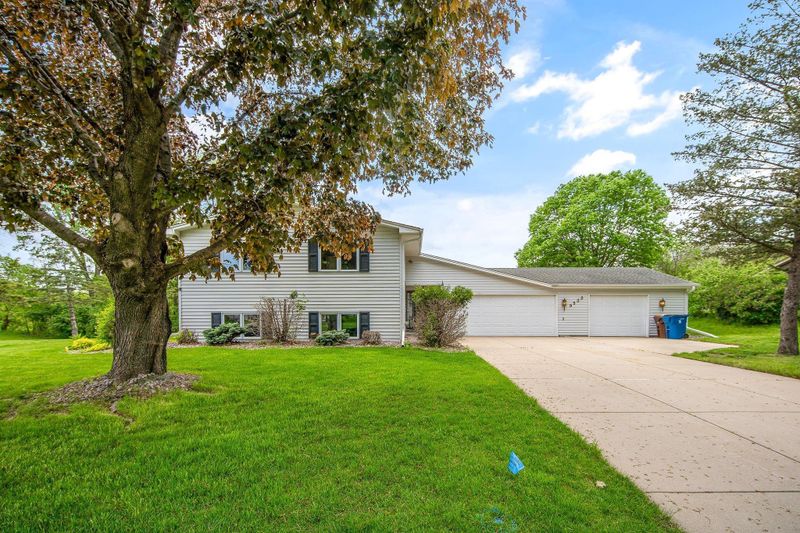 9532 Dakota Rd, Bloomington, MN 55438